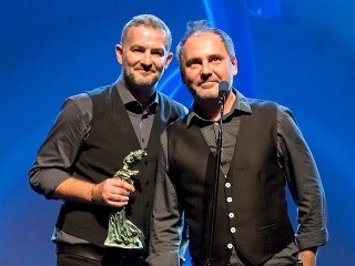 Hex vyráža na turné.