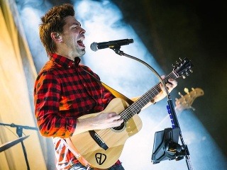 Z rádiovej hviezdy koncertná: