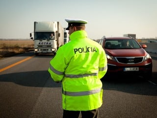 Slovenskí colníci zadržali autá