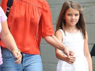 Desaťročná Suri vyrastá len