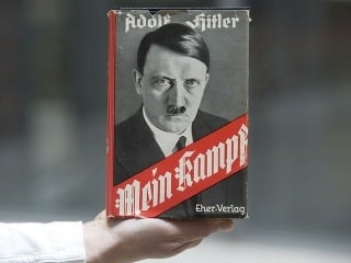 Hitlerove myšlienky zaplnia pulty
