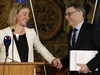 Frederica Mogheriniová a Ľubomír