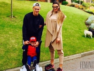 Brunetka je štýlová za