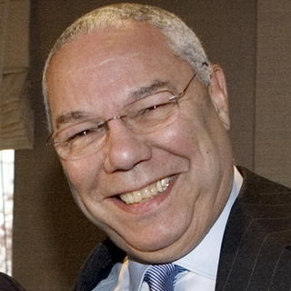 Colin Powell podporuje Obamu