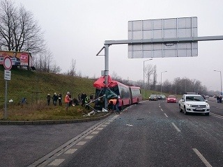 FOTO Vážna nehoda autobusu: