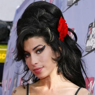 Amy Winehouse išla na