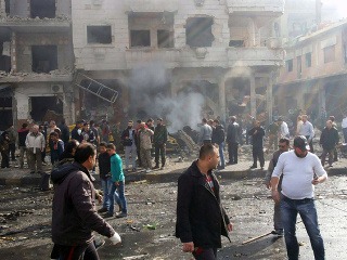 Obliehanú štvrť Homsu opustili