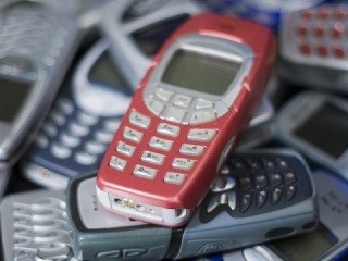 “Hlúpe” telefóny sú ešte