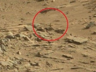 Záhadný útvar na Marse