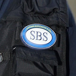 Prezlečení za SBS-károv ukradli