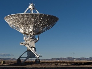 Vysielajú mimozemšťania signály? Astronómovia