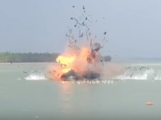 Na Bali explodoval motorový