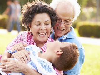 Starí rodičia majú v