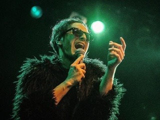 Na krídlach čierneho havrana: