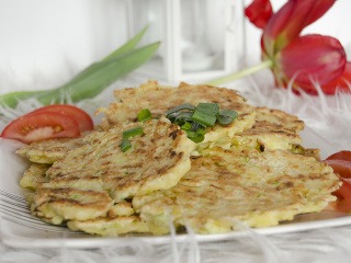 Cuketovo-zemiakové placky sú výborné