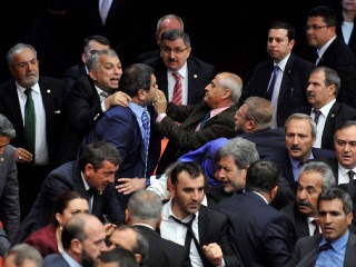 Bitka tureckých poslancov