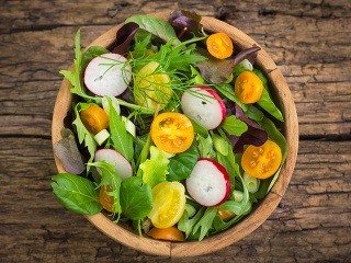 Zeleninový šalát je vitamínovou