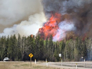 Rozsiahle požiare v Kanade