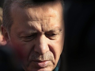 Tureckému prezidentovi praskli nervy: