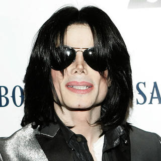 Michael Jackson vydraží 2000