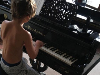 Paul Junior takto trávi