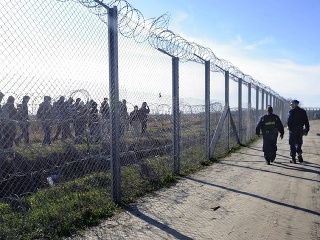 Maďari majú s migrantmi