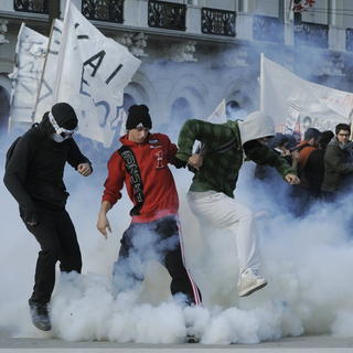 Na grécku políciu zaútočili
