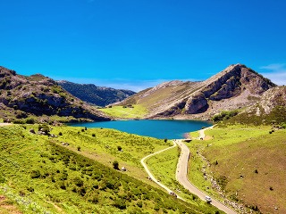 Astúria – dvere do