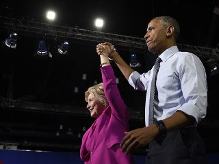 Obama podporil Clintonovú osobnou