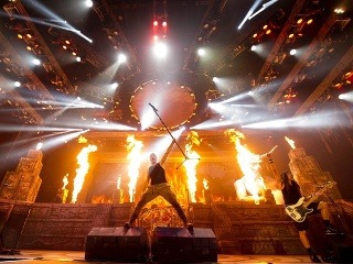 Tisíce Slovákov dnes mieria