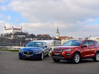 Jaguar Land Rover postaví