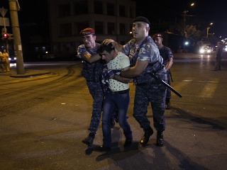 Opozícia v Jerevane stále