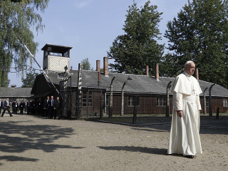 Pápež František navštívil vyhladzovací