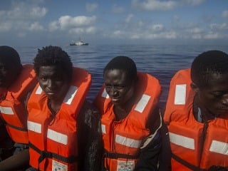 V Stredozemnom mori zachraňujú