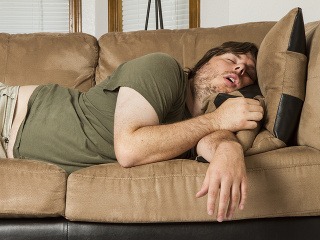 Nestrávte víkend na gauči: