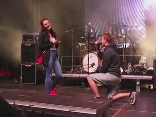 Zásnuby na koncerte The