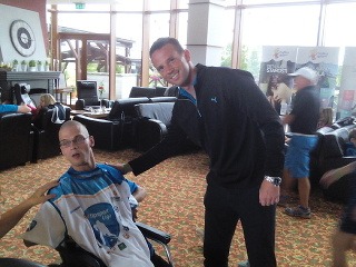 Splnili mu sen, plakal