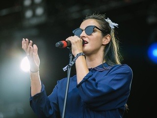 Jana Kirschner, Sima Martausová