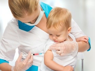 Očkovanie detí odmietajú stále