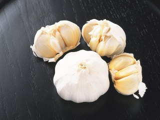 Cesnak vie niektorým ľuďom