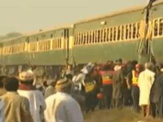 Zrážka vlakov v Pakistane