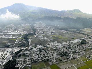 Japonská sopka Aso vychŕlila