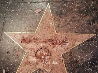 Zničením Trumpovej hviezdy si