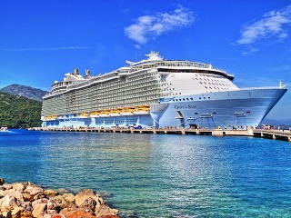 Rekordy zaoceánskych výletných lodí: