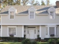 Tesla sa púšťa do