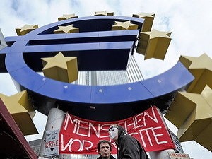 Oslava bohatých rentierov: Ťahajú