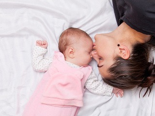 Staršie mamy majú lepšiu