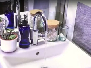 Upchatý odtok v umývadle