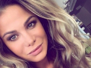 Vďaka účesom je z