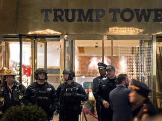 Polícia pred Trump Tower